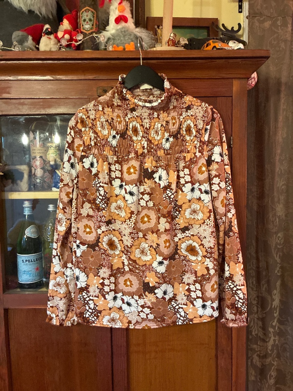 Retro inspired 1970s mock neck Melloday blouse